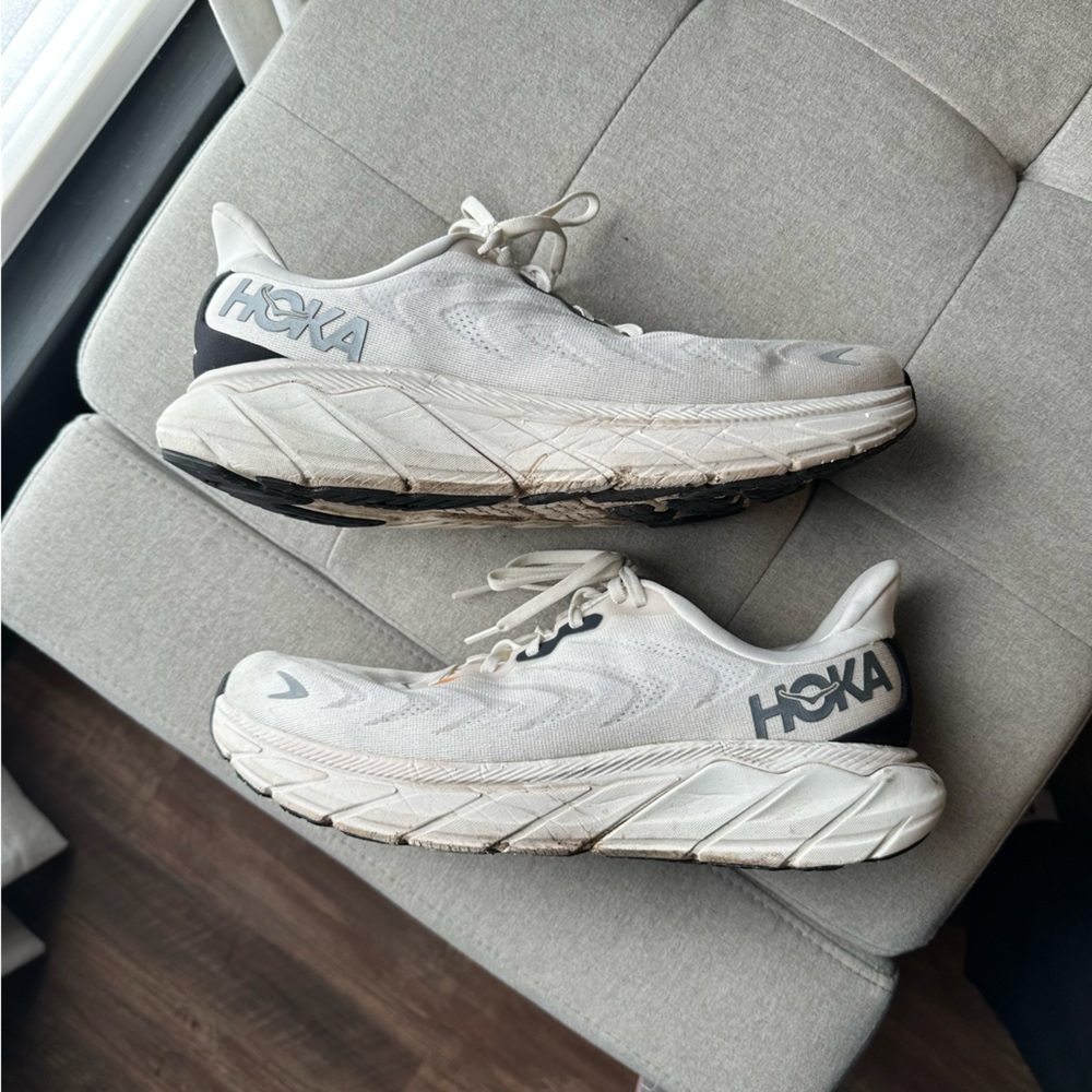 Hoka Arahi 6 Running Shoes Men’s Size 9.5 2E Wide White – Good Condition